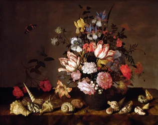Natura morta con un vaso di fiori e conchiglie